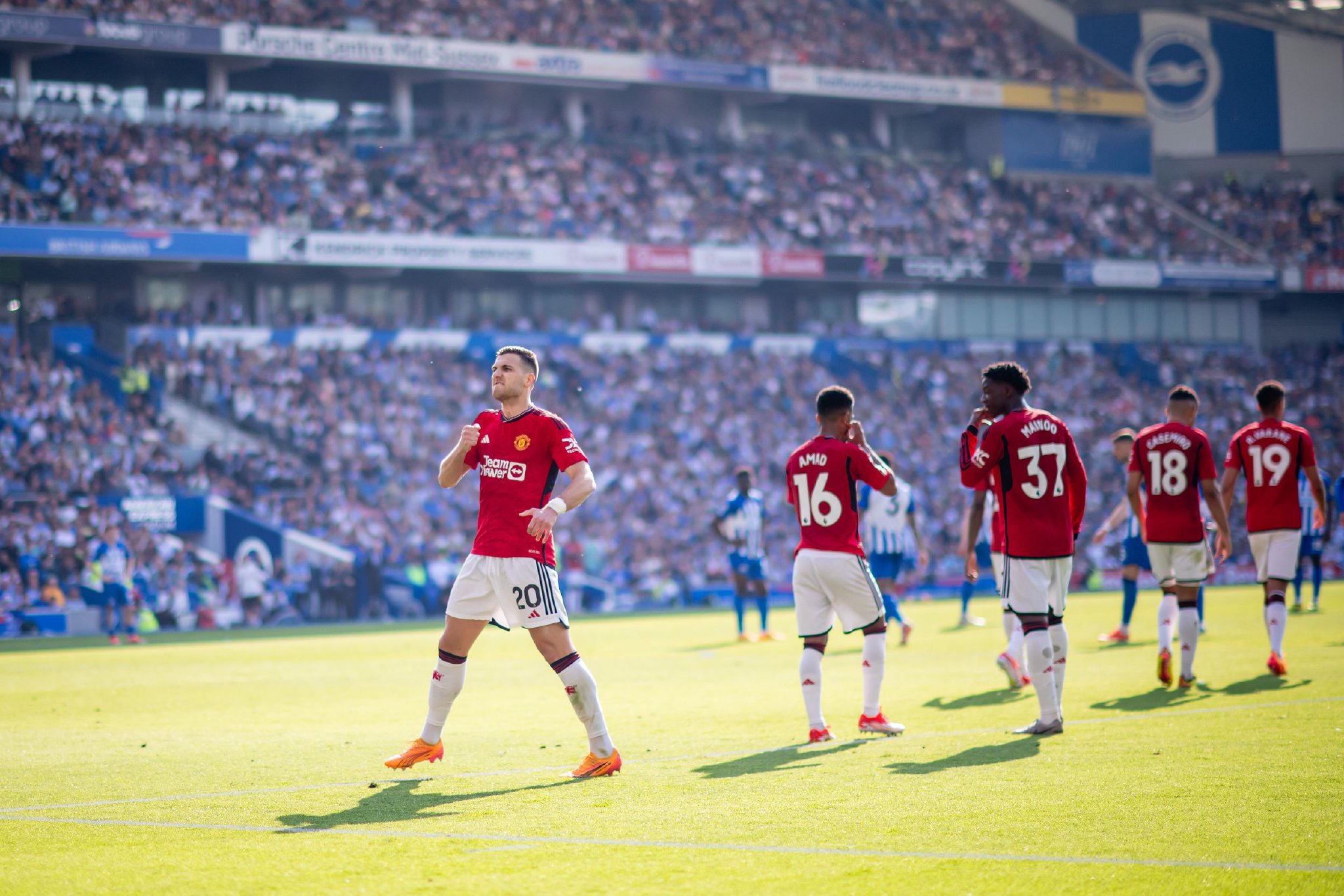 而这位年轻 而这位年轻